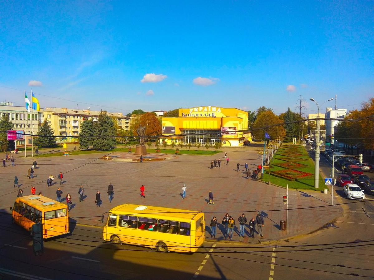 Rivne Hostel Eksteriør bilde